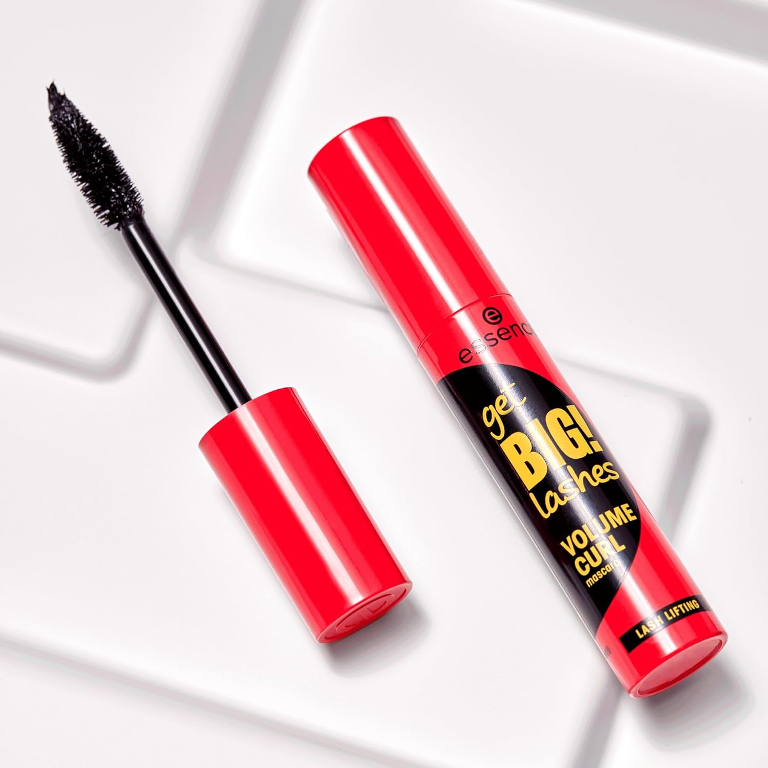 Essence get BIG! LASHES volume CURL mascara